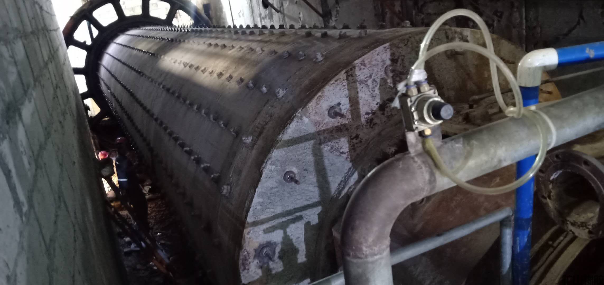 再接再厲，海南2臺磨機襯板安裝完工(圖2)